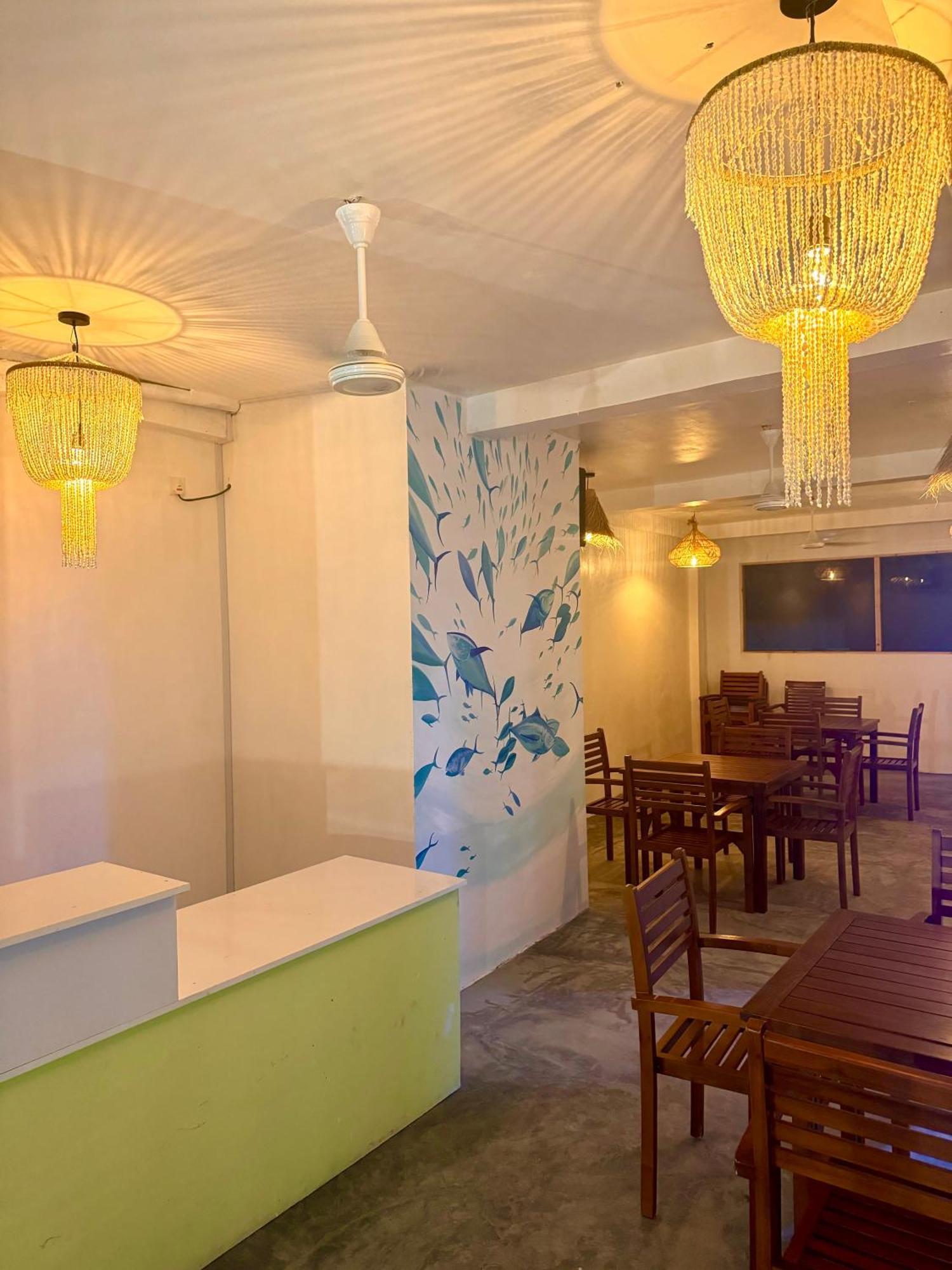 Sands Garden Hotel Thoddoo Exterior photo